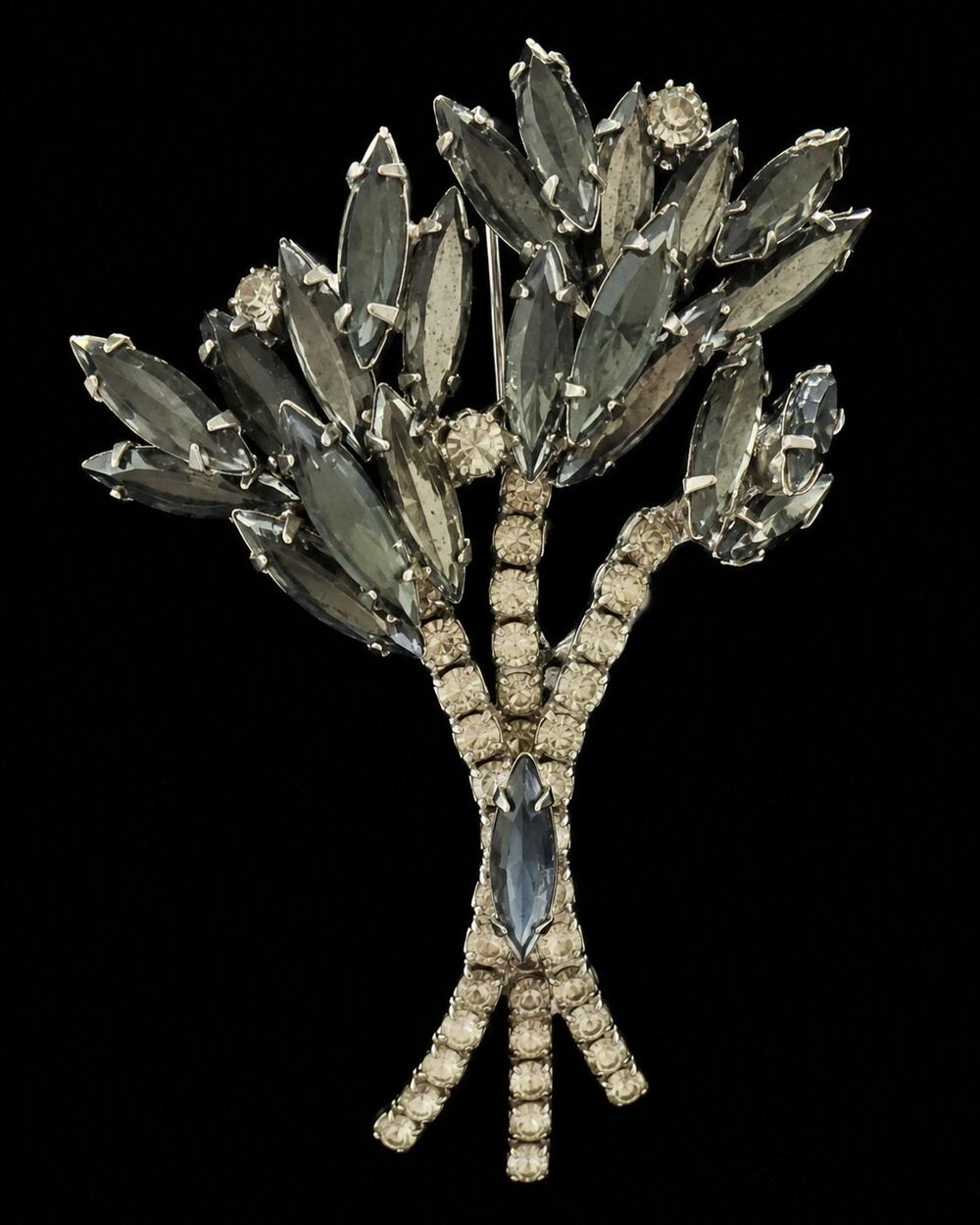Stunning Vintage Attributed Juliana (D&E) Hematite & Clear Rhinestone Floral